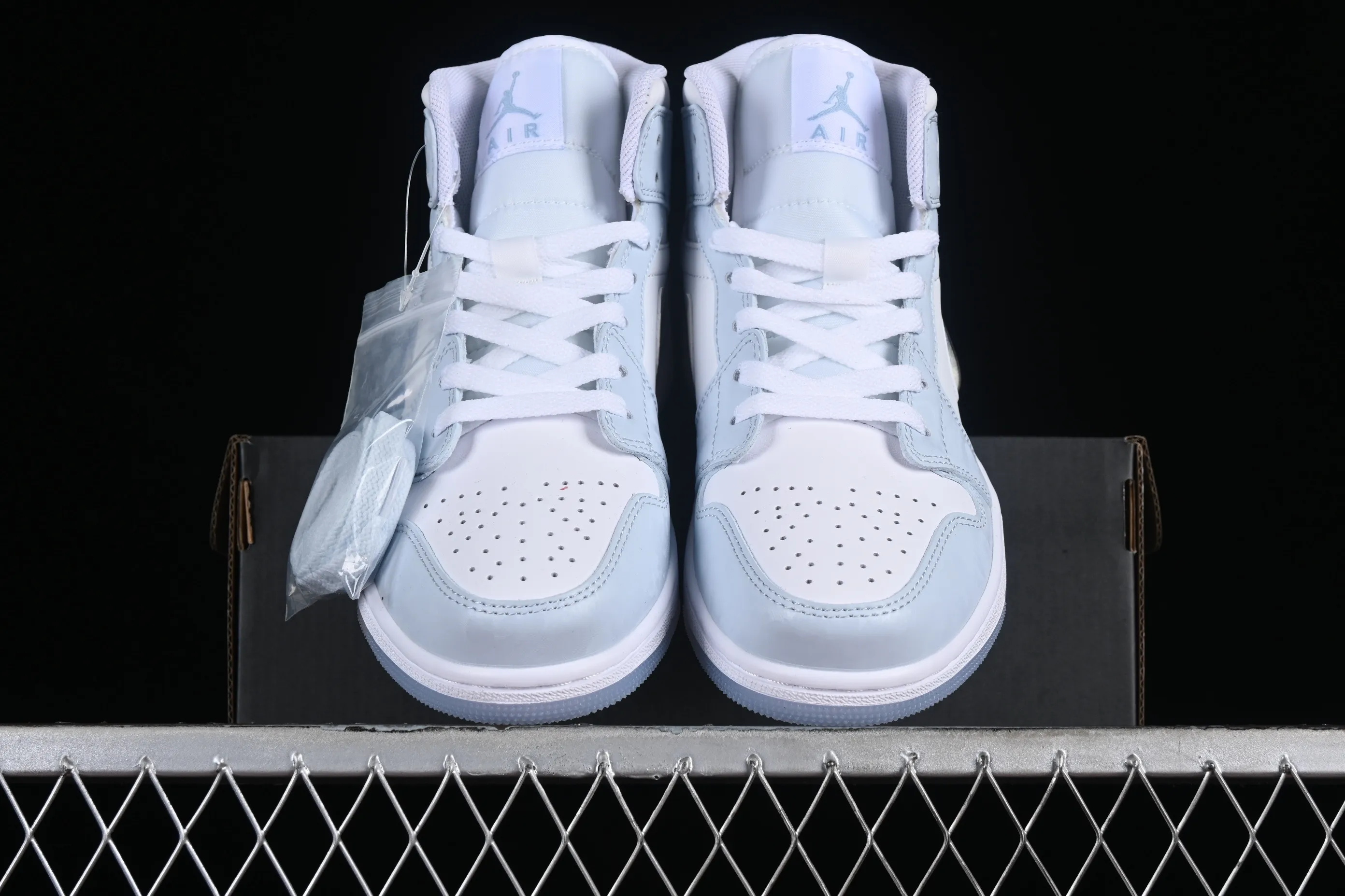 All categories Air Jordan Jordan series basketball shoes Air Jordan 1 Mid Z version Air Jordan 1 Mid GS "Glitter Swoosh" AJ1 Joe 1 ice blue crystal Zhongbang basketball shoes FQ9117-400